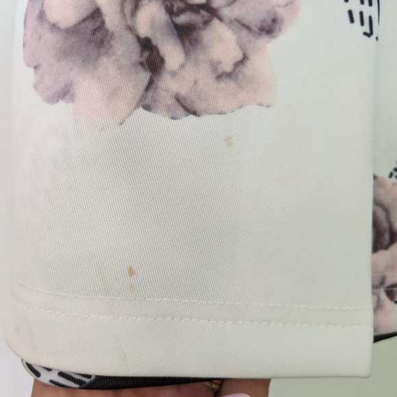 White Floral Romper - Picture 6 of 10